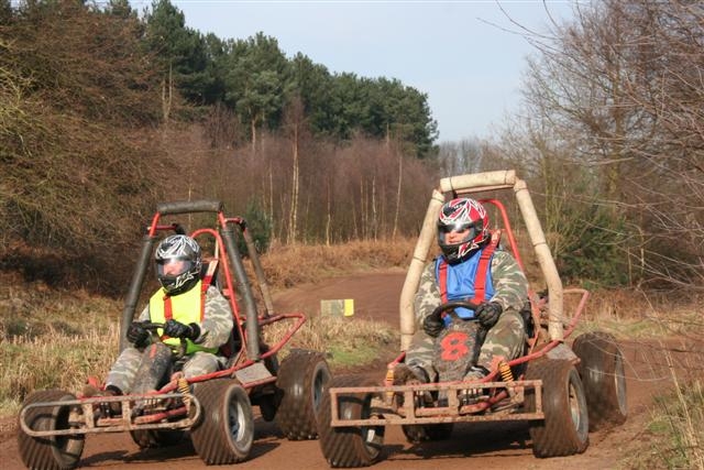  Jostle per il primo posto 